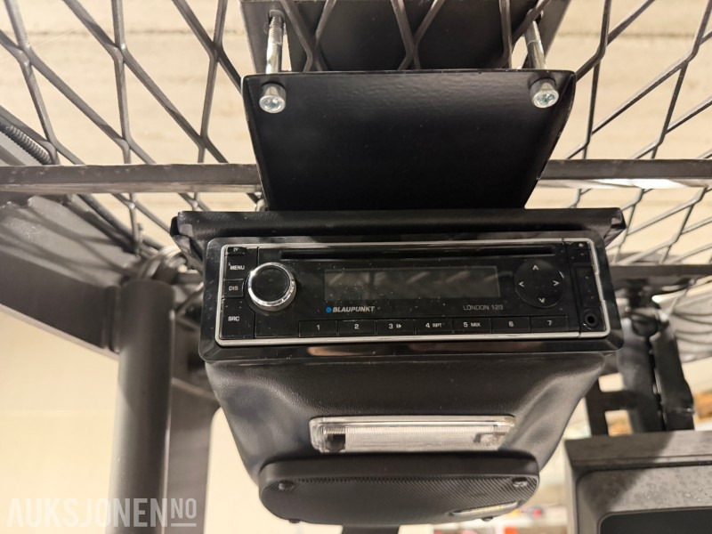 Подемно-транспортна техника 2013 Nissan UND140 Skyvemasttruck - 4,8m med batterilader: снимка 37 Подемно-транспортна техника 2013 Nissan UND140 Skyvemasttruck - 4,8m med batterilader: снимка 37