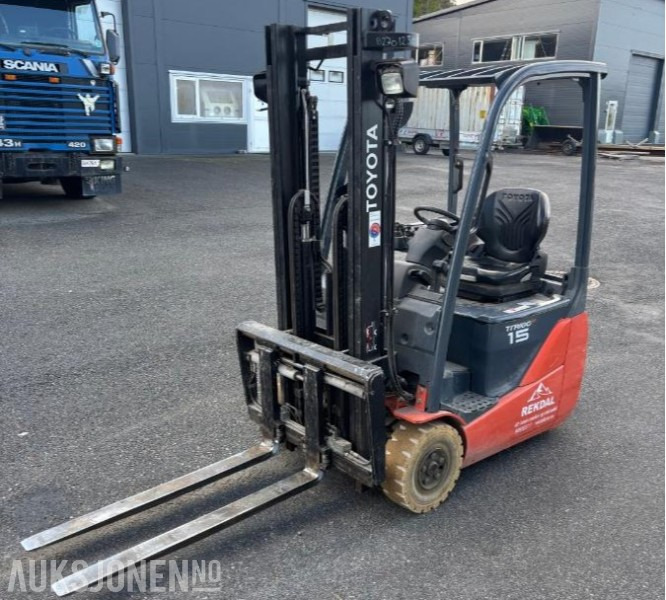 2013 Toyota 8FBET15 - Elektrisk truck - Hydraulisk spredning og sideforskyvning på gafler - Vekt på gafler - Gått 1671 timer - Подемно-транспортна техника: снимка 1 2013 Toyota 8FBET15 - Elektrisk truck - Hydraulisk spredning og sideforskyvning på gafler - Vekt på gafler - Gått 1671 timer - Подемно-транспортна техника: снимка 1