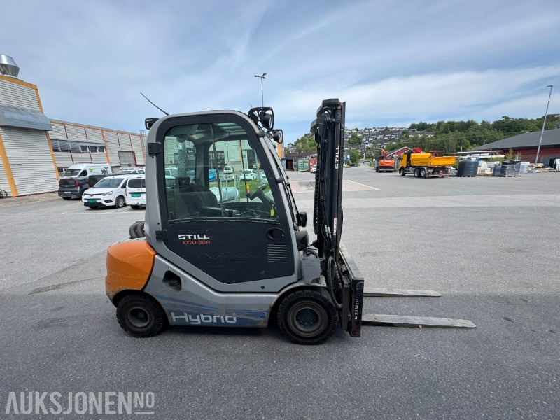 2014 Still RX 70-30 Hybrid Gaffeltruck – 3 tonn løftekapasitet Repobjekt - Подемно-транспортна техника: снимка 4 2014 Still RX 70-30 Hybrid Gaffeltruck – 3 tonn løftekapasitet Repobjekt - Подемно-транспортна техника: снимка 4