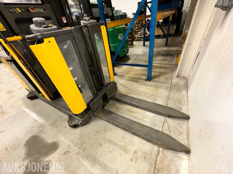 2015 Atlet UniCarriers Skyvemasttruck, 2281 timer – Rep.objekt - Подемно-транспортна техника: снимка 3 2015 Atlet UniCarriers Skyvemasttruck, 2281 timer – Rep.objekt - Подемно-транспортна техника: снимка 3