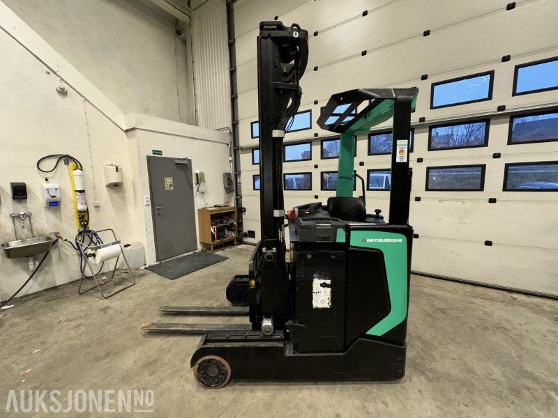 2015 Mitsubishi RB16N2 Elektrisk Reachtruck m/6,3 m løftehøyde/tilt/sideskift/sertifisert, 2301 timer - Подемно-транспортна техника: снимка 2 2015 Mitsubishi RB16N2 Elektrisk Reachtruck m/6,3 m løftehøyde/tilt/sideskift/sertifisert, 2301 timer - Подемно-транспортна техника: снимка 2