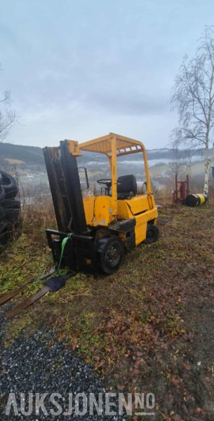 Datsun FG105 gaffeltruck - Подемно-транспортна техника: снимка 1 Datsun FG105 gaffeltruck - Подемно-транспортна техника: снимка 1