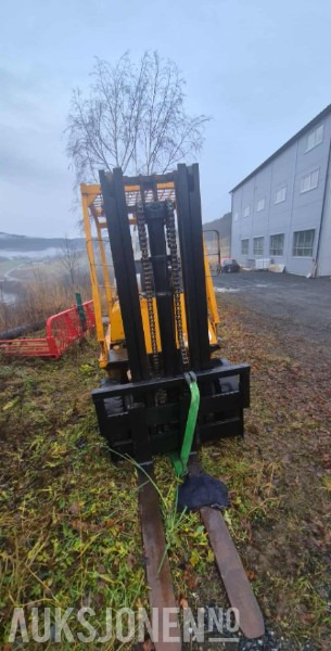 Datsun FG105 gaffeltruck - Подемно-транспортна техника: снимка 4 Datsun FG105 gaffeltruck - Подемно-транспортна техника: снимка 4