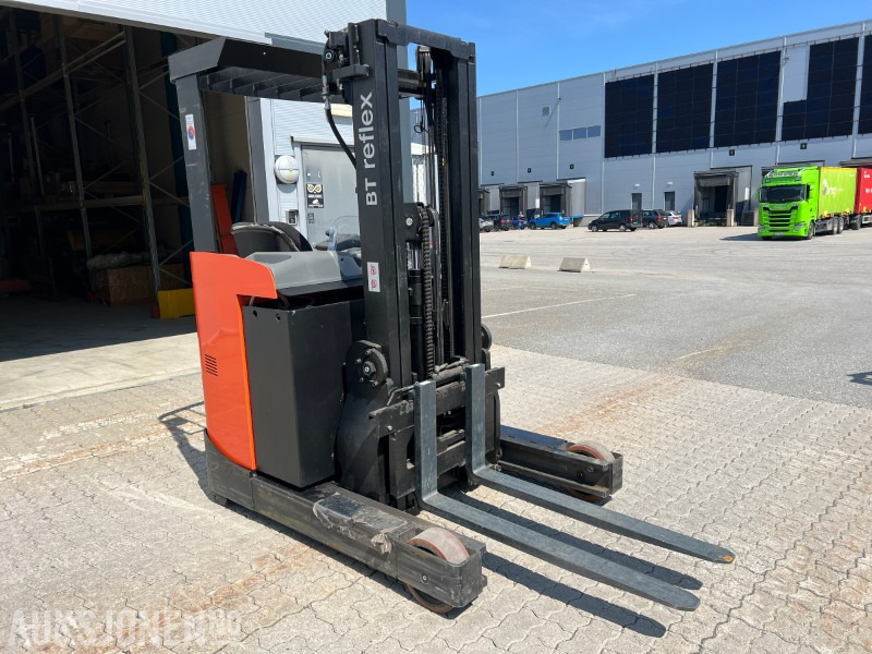 Skyvemasstruck BT RRE140 B m/lader - Подемно-транспортна техника: снимка 5 Skyvemasstruck BT RRE140 B m/lader - Подемно-транспортна техника: снимка 5