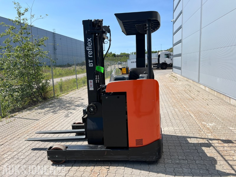 Skyvemasstruck BT RRE140 B m/lader - Подемно-транспортна техника: снимка 1 Skyvemasstruck BT RRE140 B m/lader - Подемно-транспортна техника: снимка 1