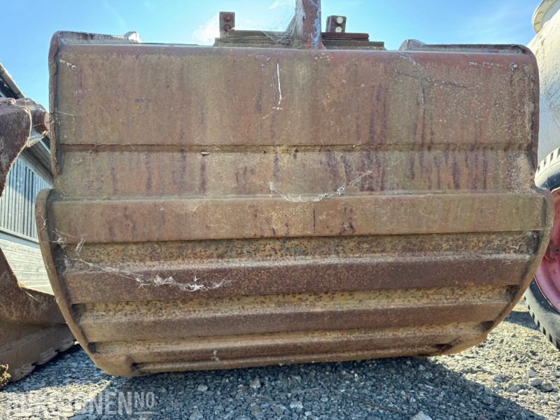 2000 Gjerstad graveskuffe med tenner1150 mm bredde, 1150 liter. KM20 feste. Brukt på Volvo EC210. - Прикачен инвентар за Строителна техника: снимка 4 2000 Gjerstad graveskuffe med tenner1150 mm bredde, 1150 liter. KM20 feste. Brukt på Volvo EC210. - Прикачен инвентар за Строителна техника: снимка 4