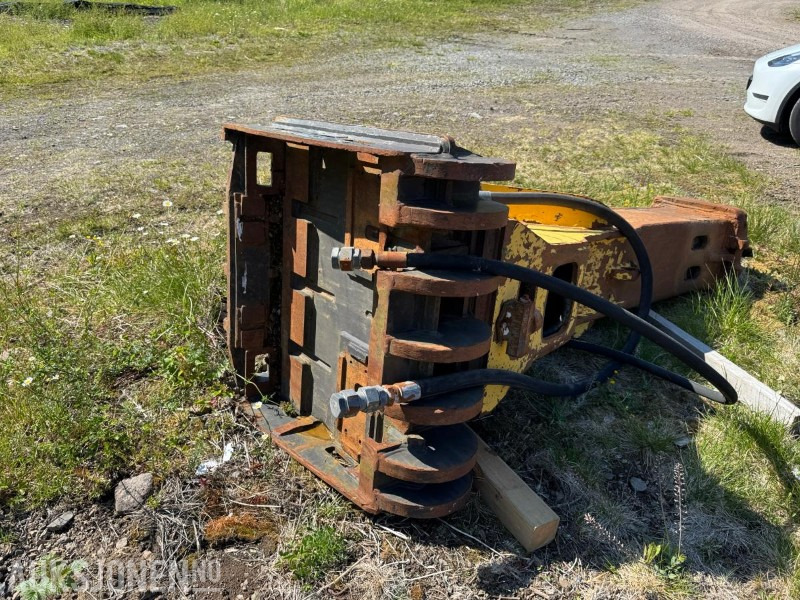 2004 Atlas Copco HB3000 pigghammer - Прикачен инвентар за Строителна техника: снимка 3 2004 Atlas Copco HB3000 pigghammer - Прикачен инвентар за Строителна техника: снимка 3