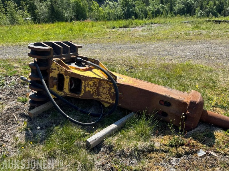 2004 Atlas Copco HB3000 pigghammer - Прикачен инвентар за Строителна техника: снимка 2 2004 Atlas Copco HB3000 pigghammer - Прикачен инвентар за Строителна техника: снимка 2