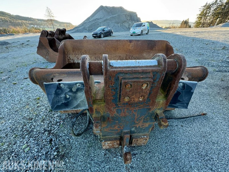 2004 Nanset pusseskuffe med hydraulisk tilt / KM feste - Прикачен инвентар за Строителна техника: снимка 4 2004 Nanset pusseskuffe med hydraulisk tilt / KM feste - Прикачен инвентар за Строителна техника: снимка 4