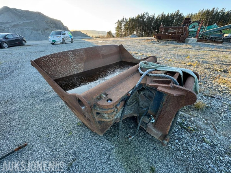 2005 SMP pusseskuffe med hydraulisk tilt / S70 feste - Прикачен инвентар за Строителна техника: снимка 3 2005 SMP pusseskuffe med hydraulisk tilt / S70 feste - Прикачен инвентар за Строителна техника: снимка 3