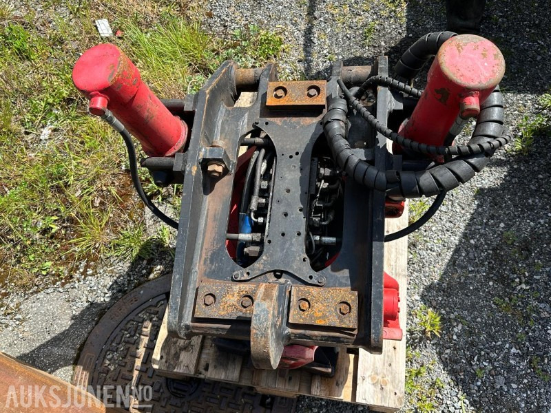2007 Rototilt RT80 og B20 hurtigfeste - Прикачен инвентар за Строителна техника: снимка 3 2007 Rototilt RT80 og B20 hurtigfeste - Прикачен инвентар за Строителна техника: снимка 3