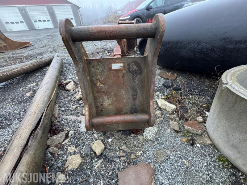 2012 SMP rippertann – S70 feste - Прикачен инвентар за Строителна техника: снимка 4 2012 SMP rippertann – S70 feste - Прикачен инвентар за Строителна техника: снимка 4