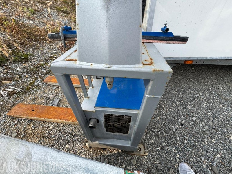 2014 Al-Vac 1600 Flex hydraulic vakuumløfter - Прикачен инвентар за Строителна техника: снимка 3 2014 Al-Vac 1600 Flex hydraulic vakuumløfter - Прикачен инвентар за Строителна техника: снимка 3