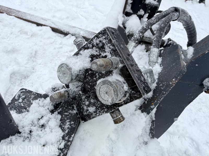 2021 LS Equipment 8t pallegafler - Прикачен инвентар за Строителна техника: снимка 4 2021 LS Equipment 8t pallegafler - Прикачен инвентар за Строителна техника: снимка 4