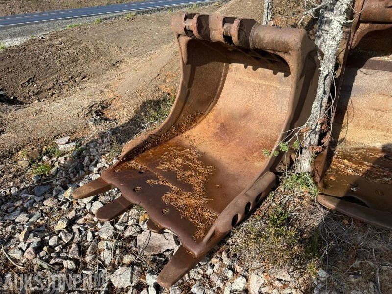 Klepp Mek Graveskuffe med KM feste - Прикачен инвентар за Строителна техника: снимка 2 Klepp Mek Graveskuffe med KM feste - Прикачен инвентар за Строителна техника: снимка 2
