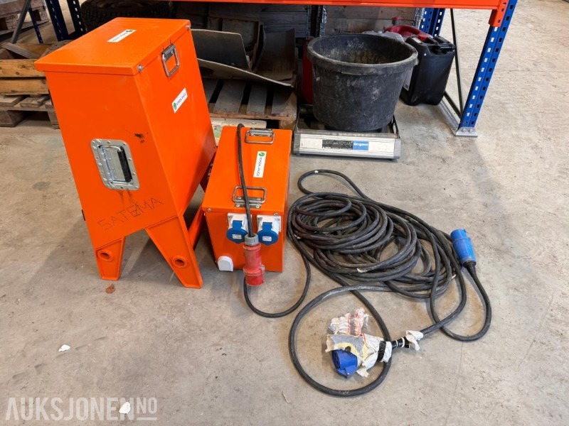 Satema Byggestømsskap 32A 230 V og byggetransformator 10 kvA O-trafo 400/230V + diverse kabler - Прикачен инвентар за Строителна техника: снимка 2 Satema Byggestømsskap 32A 230 V og byggetransformator 10 kvA O-trafo 400/230V + diverse kabler - Прикачен инвентар за Строителна техника: снимка 2