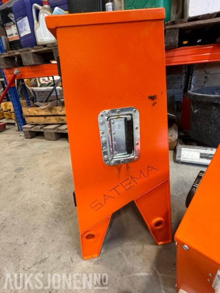 Satema Byggestømsskap 32A 230 V og byggetransformator 10 kvA O-trafo 400/230V + diverse kabler - Прикачен инвентар за Строителна техника: снимка 4 Satema Byggestømsskap 32A 230 V og byggetransformator 10 kvA O-trafo 400/230V + diverse kabler - Прикачен инвентар за Строителна техника: снимка 4