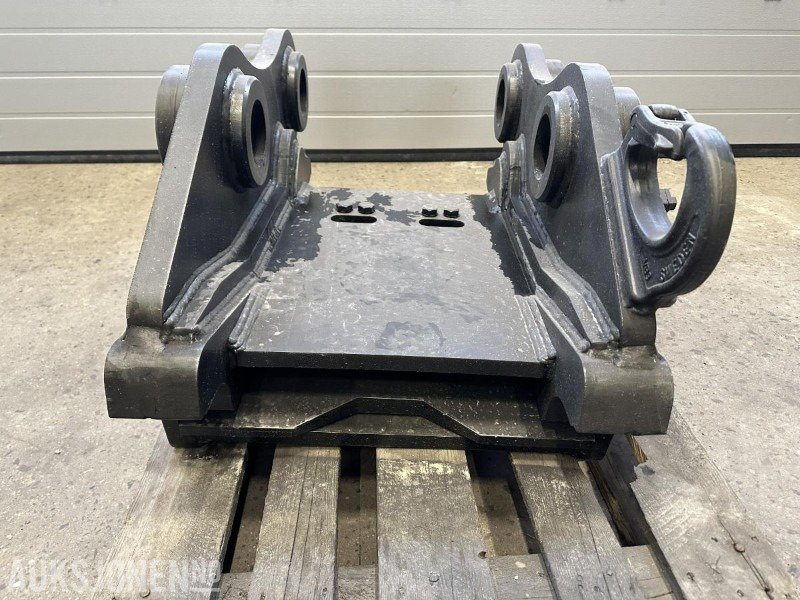 UBRUKT Götene Hydraulisk HK-feste G90 - Прикачен инвентар за Строителна техника: снимка 3 UBRUKT Götene Hydraulisk HK-feste G90 - Прикачен инвентар за Строителна техника: снимка 3