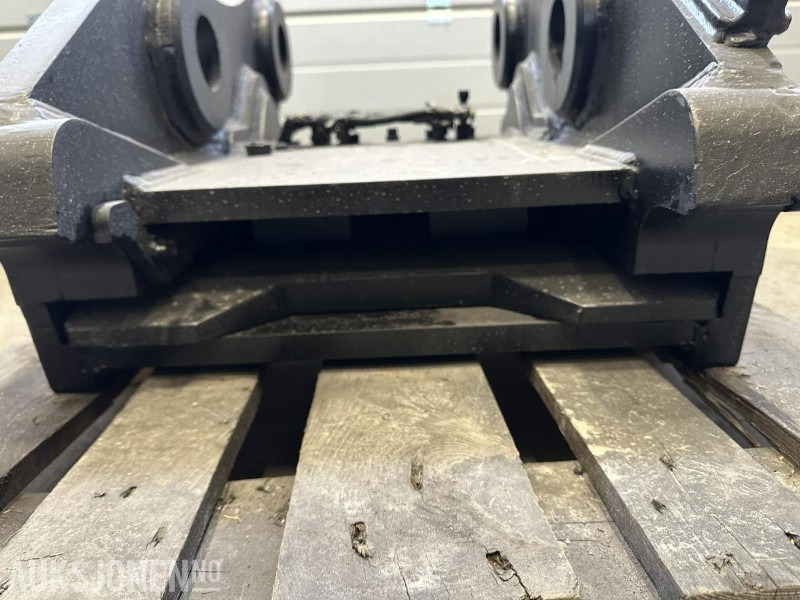 UBRUKT Götene Hydraulisk HK-feste G90 - Прикачен инвентар за Строителна техника: снимка 2 UBRUKT Götene Hydraulisk HK-feste G90 - Прикачен инвентар за Строителна техника: снимка 2