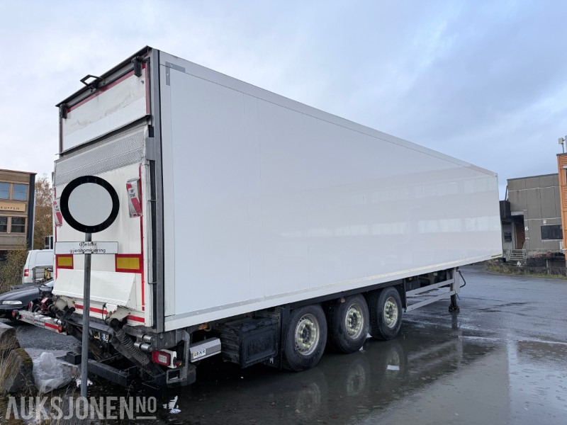 2020 Schmitz Cargobull thermotralle - med bakløft - Ремарке: снимка 4 2020 Schmitz Cargobull thermotralle - med bakløft - Ремарке: снимка 4