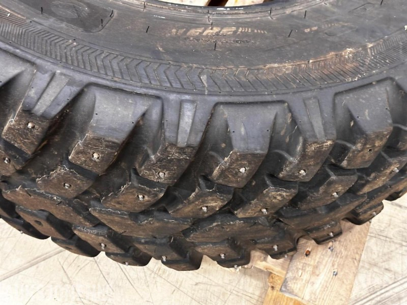 1 stk. Nokian TRI 2 400/80 R24 dekk til traktor - Селскостопанска техника: снимка 5 1 stk. Nokian TRI 2 400/80 R24 dekk til traktor - Селскостопанска техника: снимка 5