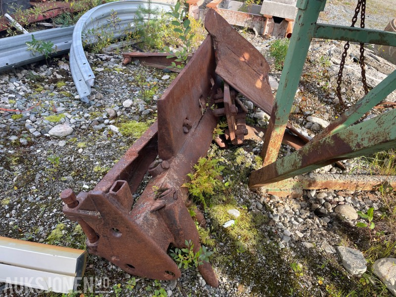 1900 Traktor-/maskinskjær eldre modell - Селскостопанска техника: снимка 1 1900 Traktor-/maskinskjær eldre modell - Селскостопанска техника: снимка 1