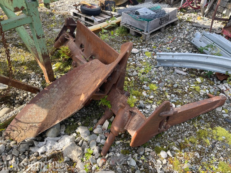 1900 Traktor-/maskinskjær eldre modell - Селскостопанска техника: снимка 3 1900 Traktor-/maskinskjær eldre modell - Селскостопанска техника: снимка 3