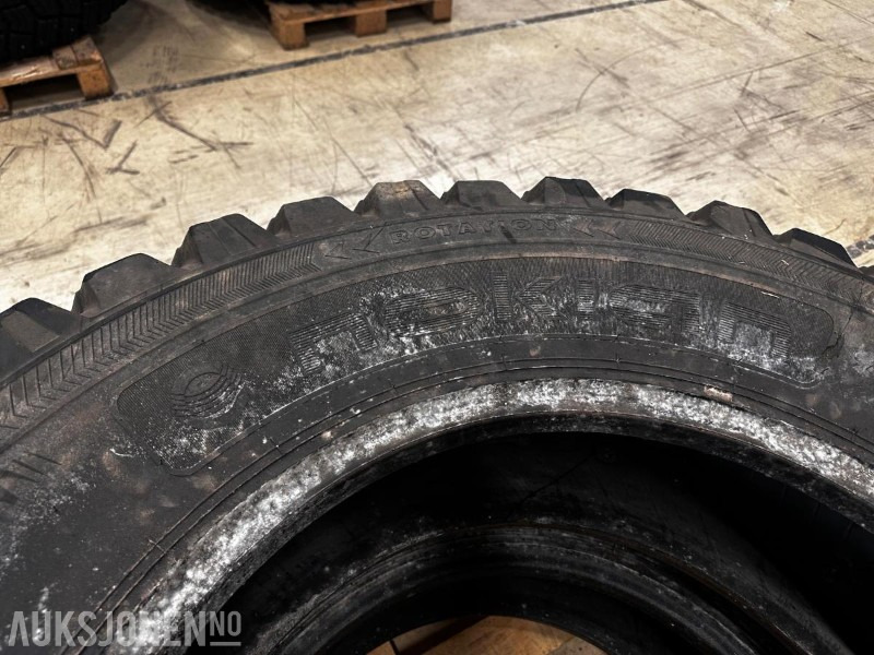 2 stk. Nokian 400/80 R28 dekk - Селскостопанска техника: снимка 5 2 stk. Nokian 400/80 R28 dekk - Селскостопанска техника: снимка 5