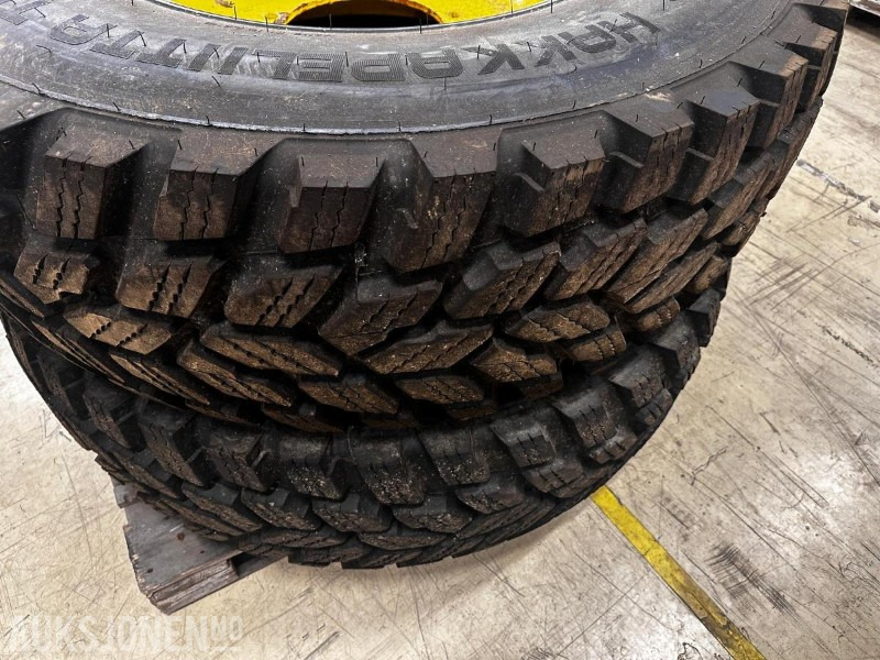 2 stk. Nokian TRI Hakkapeliitta 440/80 R28 forhjul til John Deere på felg - Селскостопанска техника: снимка 2 2 stk. Nokian TRI Hakkapeliitta 440/80 R28 forhjul til John Deere på felg - Селскостопанска техника: снимка 2