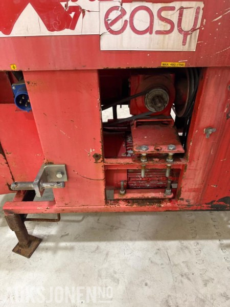 Селскостопанска техника 2003 Hakkipilke 1x37 Easy 37 - vedmaksin - mva fri: снимка 10 Селскостопанска техника 2003 Hakkipilke 1x37 Easy 37 - vedmaksin - mva fri: снимка 10