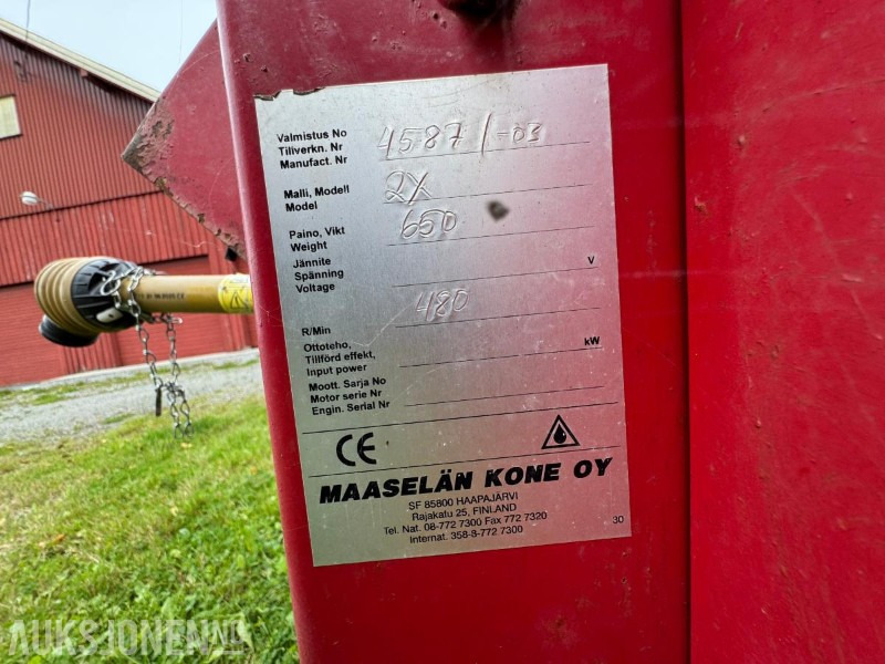 Селскостопанска техника 2003 Maaselän Kone Hakki Pilke 2X: снимка 10 Селскостопанска техника 2003 Maaselän Kone Hakki Pilke 2X: снимка 10