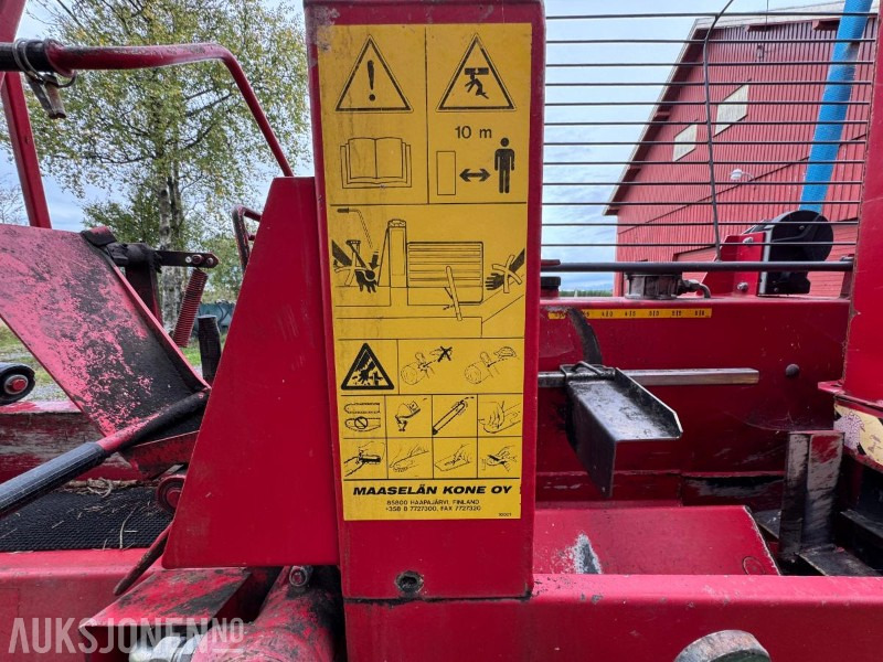 Селскостопанска техника 2003 Maaselän Kone Hakki Pilke 2X: снимка 6 Селскостопанска техника 2003 Maaselän Kone Hakki Pilke 2X: снимка 6