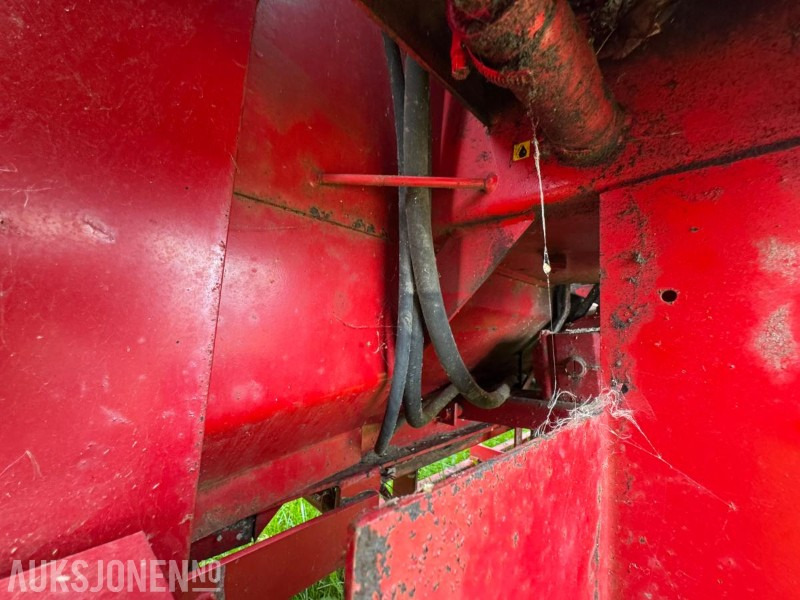 Селскостопанска техника 2003 Maaselän Kone Hakki Pilke 2X: снимка 12 Селскостопанска техника 2003 Maaselän Kone Hakki Pilke 2X: снимка 12