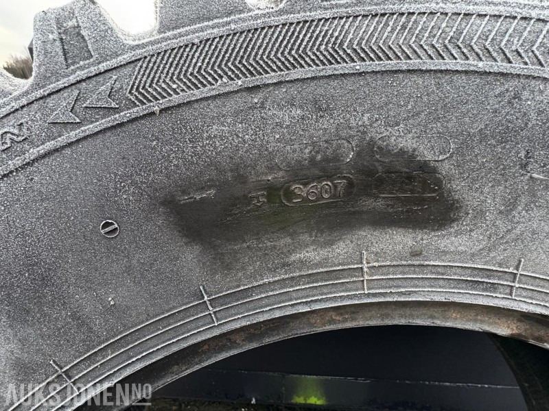 2007 Nokian TRI 2 traktordekk 440/80 R30 – med pigg - Селскостопанска техника: снимка 5 2007 Nokian TRI 2 traktordekk 440/80 R30 – med pigg - Селскостопанска техника: снимка 5