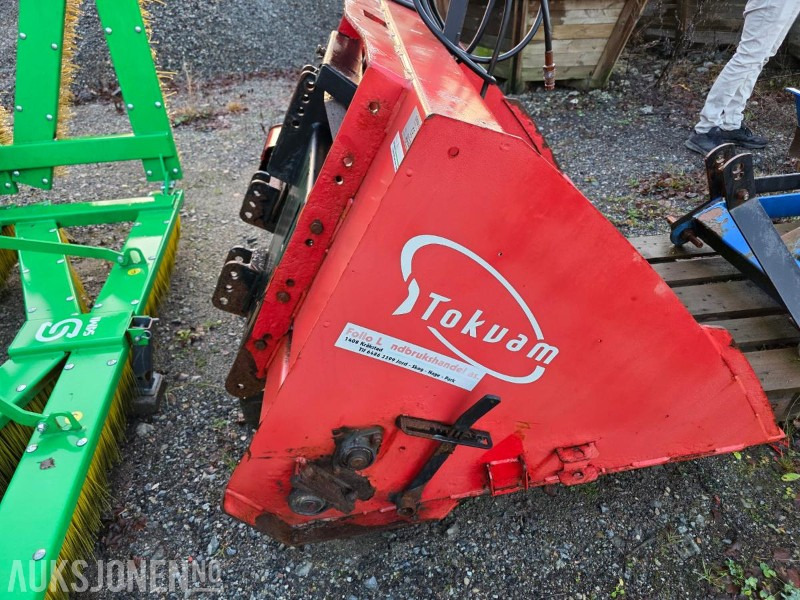 2007 TOKVAM SMA 760 strøkasse – hydraulisk - Селскостопанска техника: снимка 4 2007 TOKVAM SMA 760 strøkasse – hydraulisk - Селскостопанска техника: снимка 4