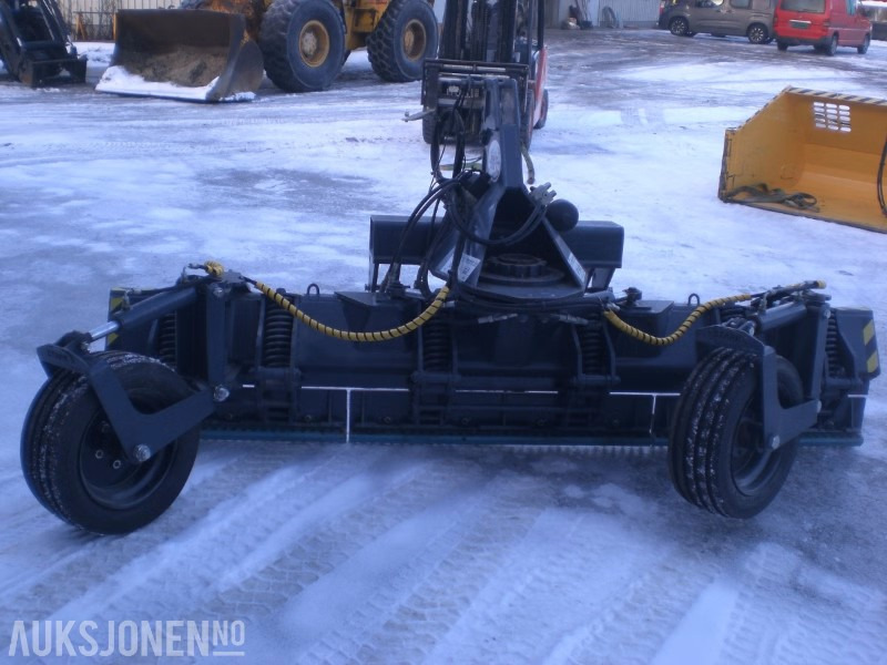 2012 Isskrape Nord Vei PT 3050 – 3,05 m – hardmetallpigger – lite brukt - Селскостопанска техника: снимка 3 2012 Isskrape Nord Vei PT 3050 – 3,05 m – hardmetallpigger – lite brukt - Селскостопанска техника: снимка 3