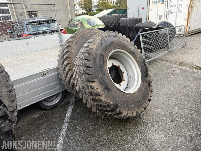 4 stk. Nokian TRI 2 – vinterhjul med felg (480/80R38 + 440/80R24) - Селскостопанска техника: снимка 5 4 stk. Nokian TRI 2 – vinterhjul med felg (480/80R38 + 440/80R24) - Селскостопанска техника: снимка 5