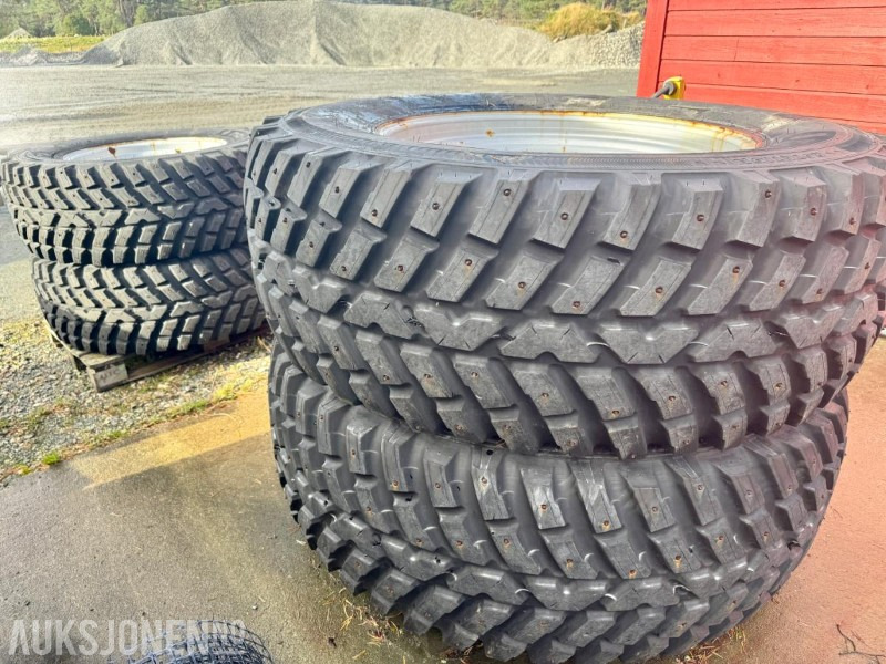 4 stk Nokian Traktordekk - Селскостопанска техника: снимка 2 4 stk Nokian Traktordekk - Селскостопанска техника: снимка 2