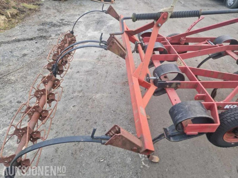 Kongskilde Vibroflex 7 thinner med etterharv. - Селскостопанска техника: снимка 3 Kongskilde Vibroflex 7 thinner med etterharv. - Селскостопанска техника: снимка 3