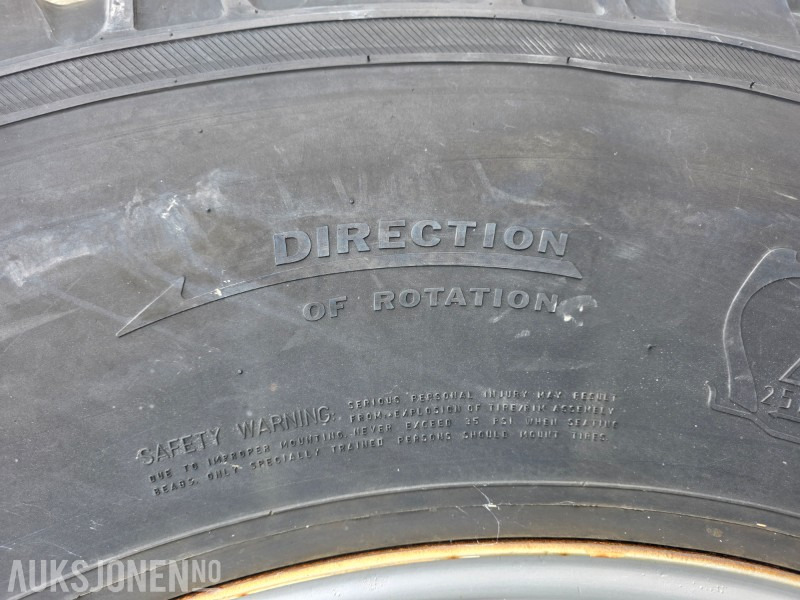 Traktordekk - Stått på John Deere 6930 - Селскостопанска техника: снимка 5 Traktordekk - Stått på John Deere 6930 - Селскостопанска техника: снимка 5
