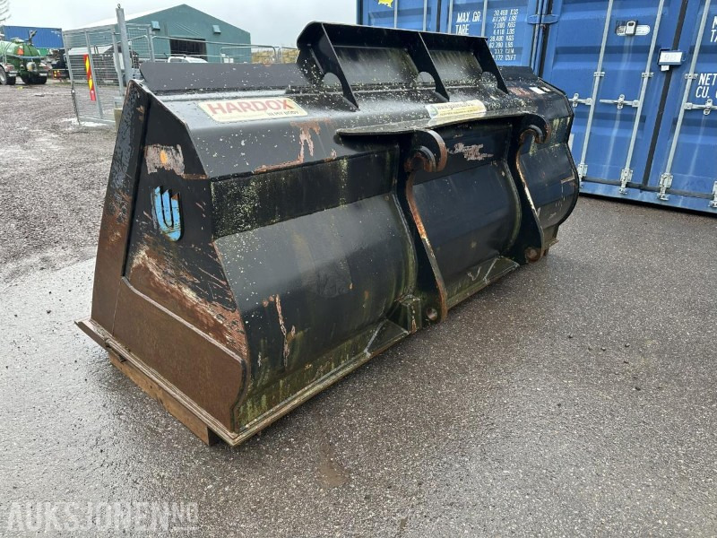 UFO Lasteskuff 2500L BM-feste - Строително оборудване: снимка 4 UFO Lasteskuff 2500L BM-feste - Строително оборудване: снимка 4
