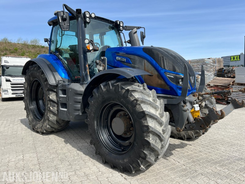 Трактор Valtra T234 m/fronthydraulikk,pto og brøytefeste: снимка 1
