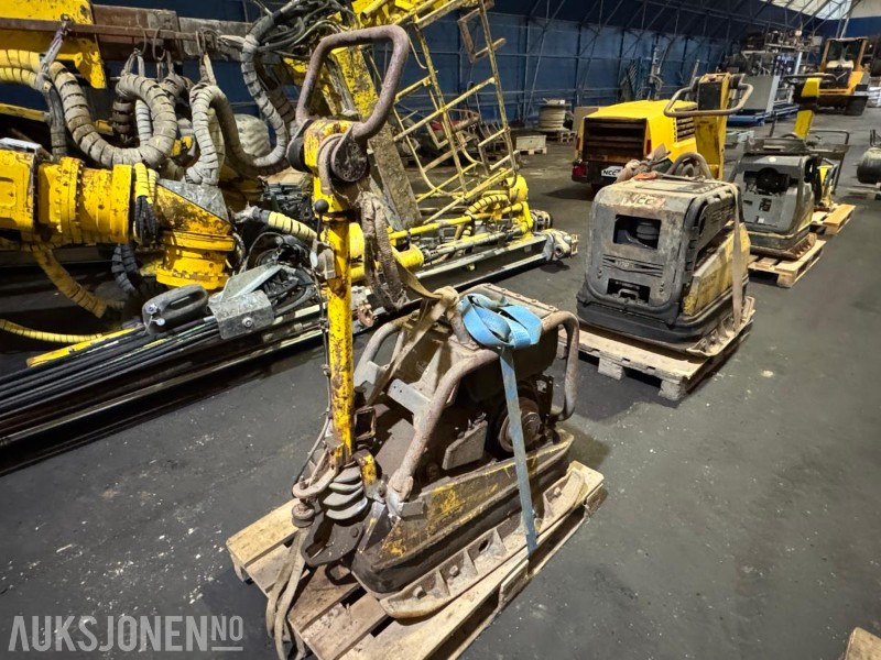Wacker Neuson vibroplate - Валяк: снимка 5 Wacker Neuson vibroplate - Валяк: снимка 5