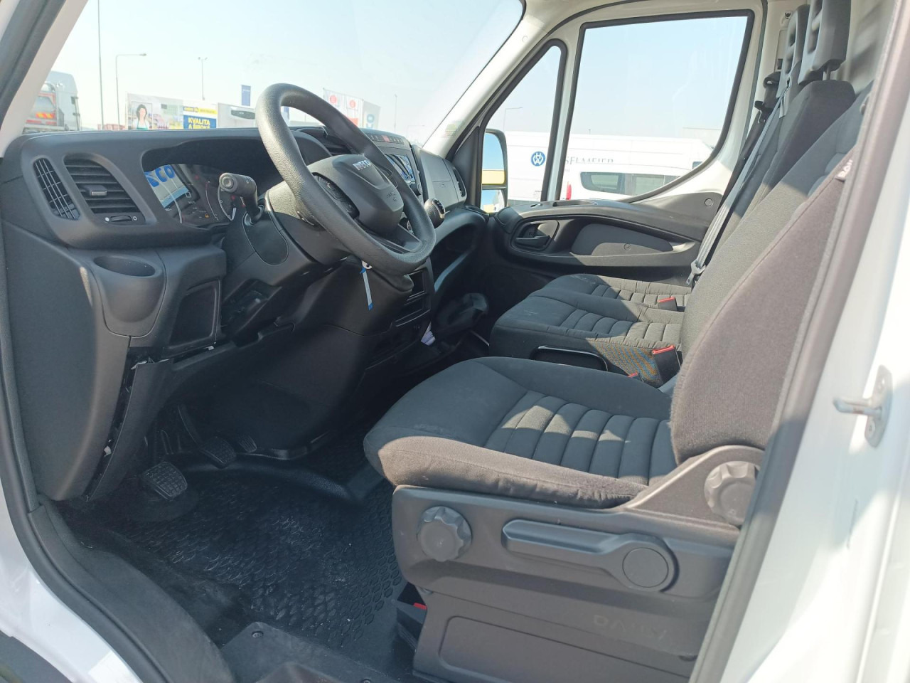 IVECO Daily 35C16H - Лекотоварен автомобил фургон: снимка 3 IVECO Daily 35C16H - Лекотоварен автомобил фургон: снимка 3