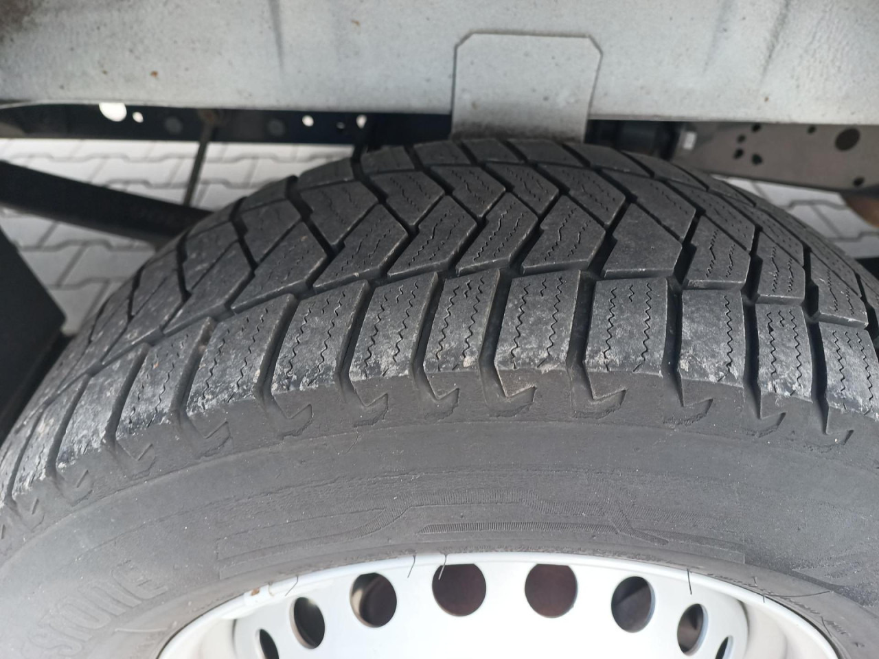 IVECO Daily 35S16V - Товарен бус: снимка 3 IVECO Daily 35S16V - Товарен бус: снимка 3