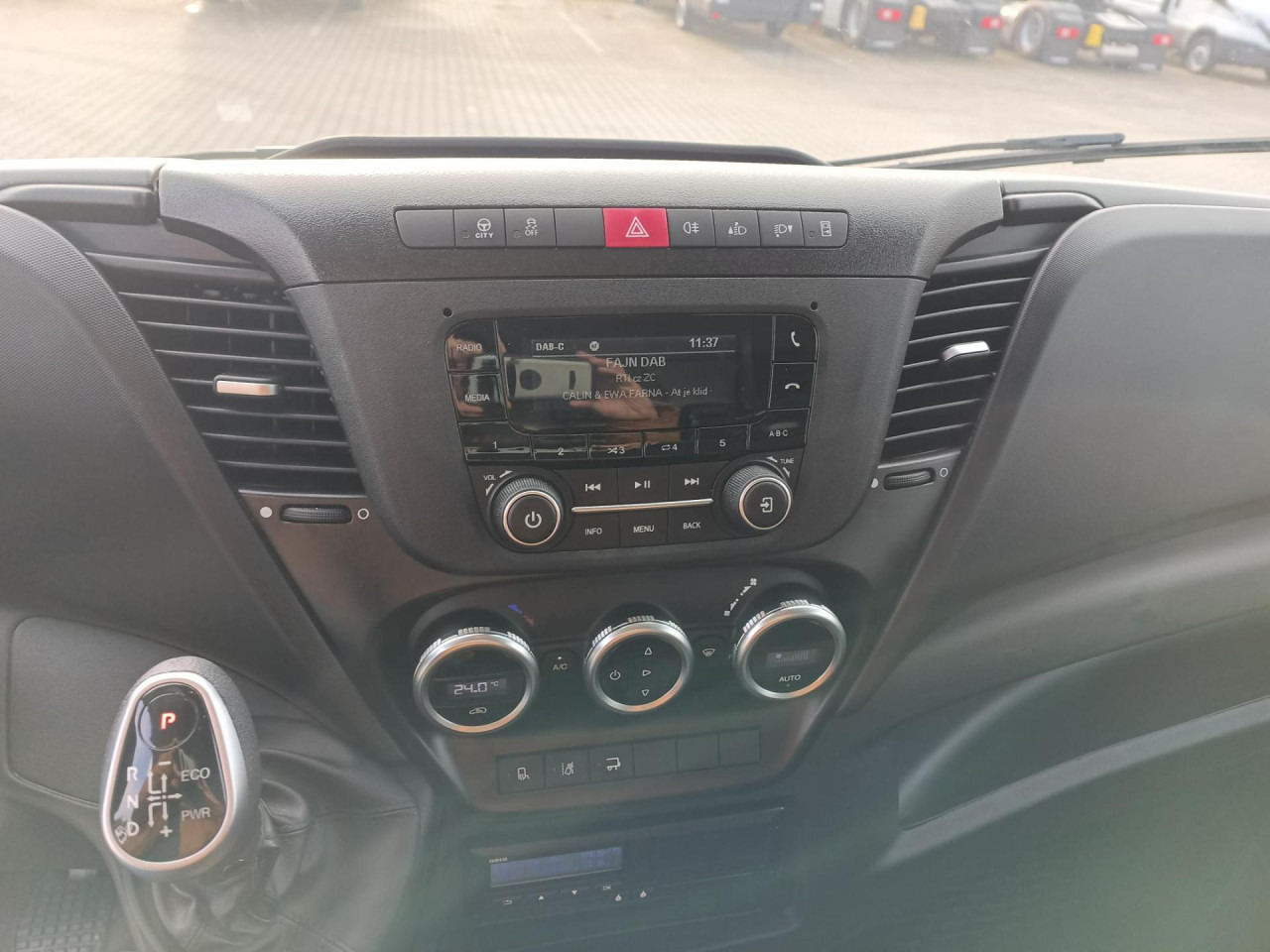 Лекотоварен автомобил фургон IVECO Daily 70C18A8: снимка 12 Лекотоварен автомобил фургон IVECO Daily 70C18A8: снимка 12