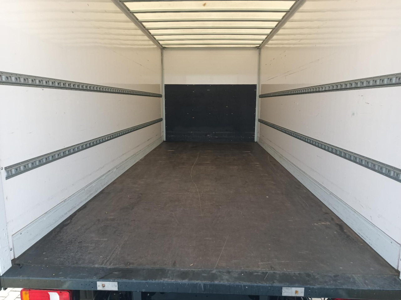 Лекотоварен автомобил фургон IVECO Daily 70C18A8: снимка 7 Лекотоварен автомобил фургон IVECO Daily 70C18A8: снимка 7