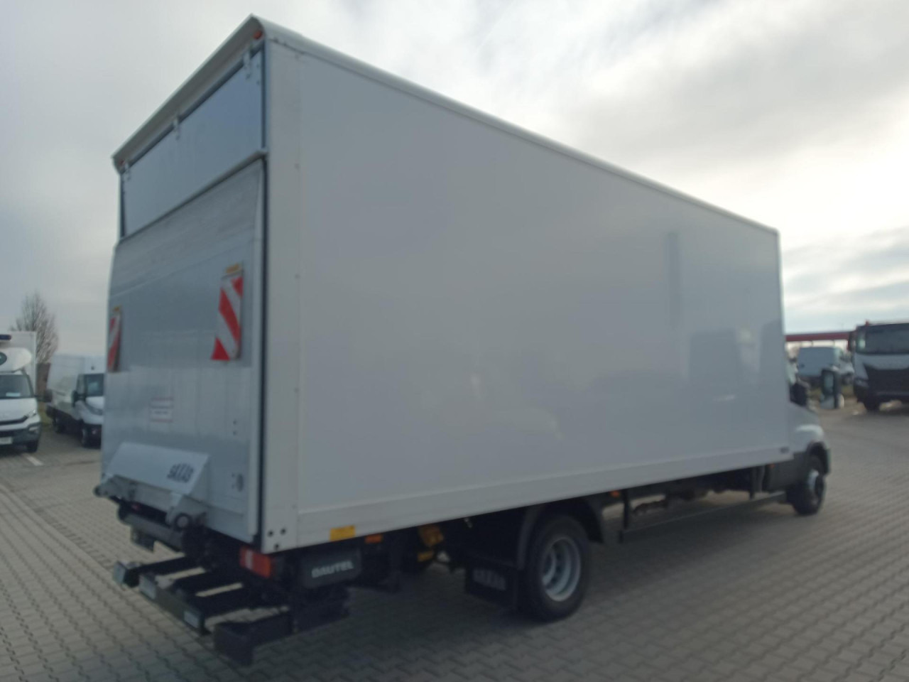 Лекотоварен автомобил фургон IVECO Daily 70C18A8: снимка 9 Лекотоварен автомобил фургон IVECO Daily 70C18A8: снимка 9