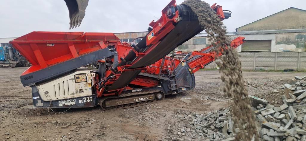 Sandvik QE 241 - Пресевна инсталация: снимка 1 Sandvik QE 241 - Пресевна инсталация: снимка 1