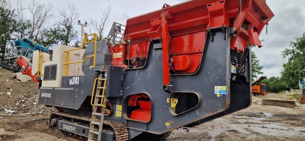 Sandvik QJ 241 - Мобилна трошачка: снимка 2 Sandvik QJ 241 - Мобилна трошачка: снимка 2